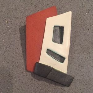 Ceramic brooch circa 1985 of porcelain